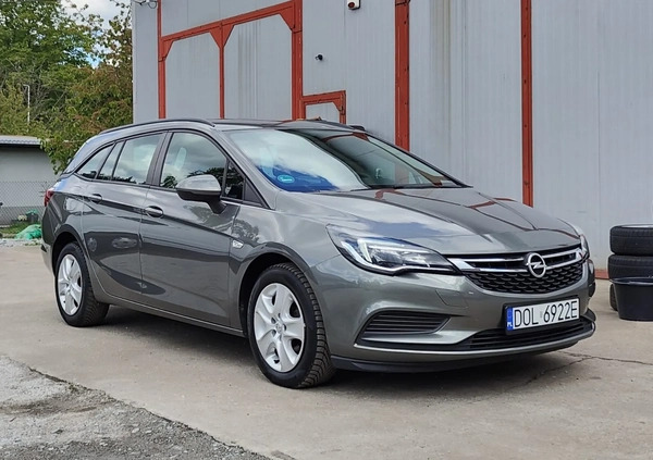 Renault Megane cena 39900 przebieg: 153900, rok produkcji 2016 z Tuliszków małe 466